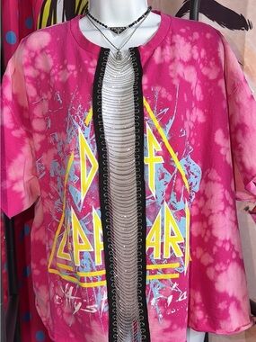 Restyled Vintage Def Leppard Pink Tie-Dye Graphic Tee